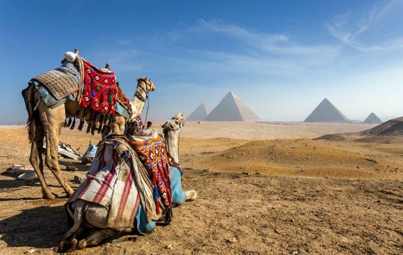 Cairo Private Tour of Pyramids, Egyptian Museum and Bazaar